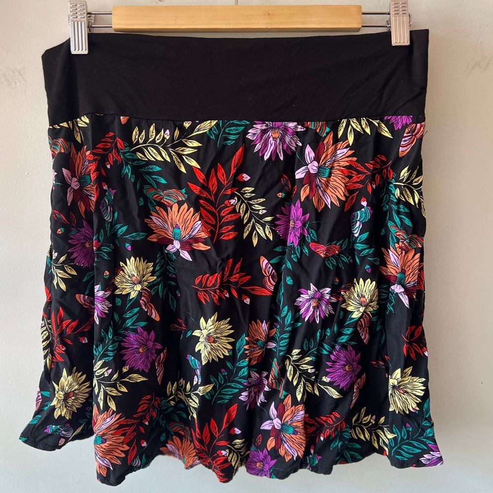 Marie C Made in Montreal Floral Black Skirt L